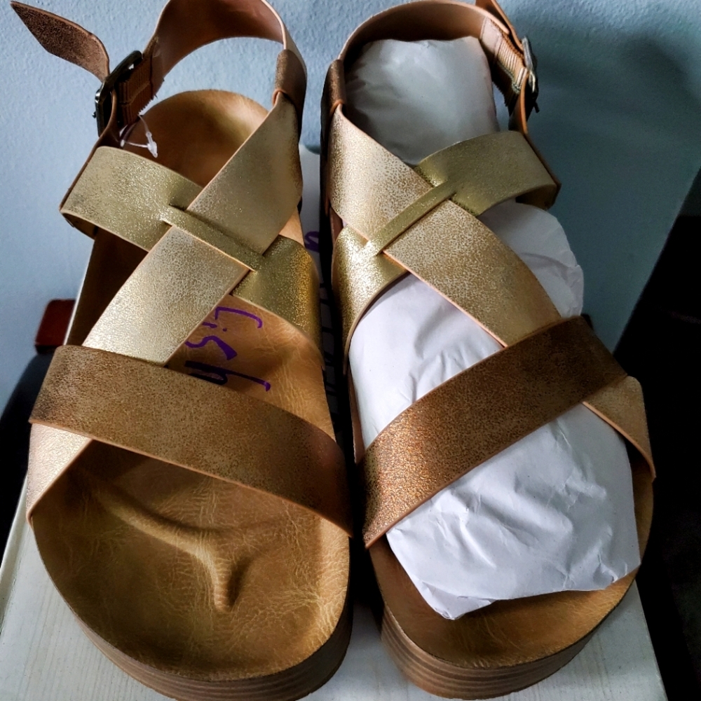 NEW - Blowfish Sandals